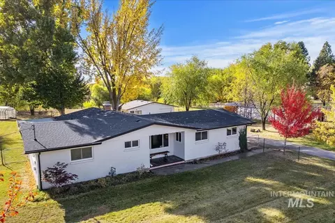 Exterior - 355 E Beacon Light Rd, Eagle, ID 83616 photo 3 of 13