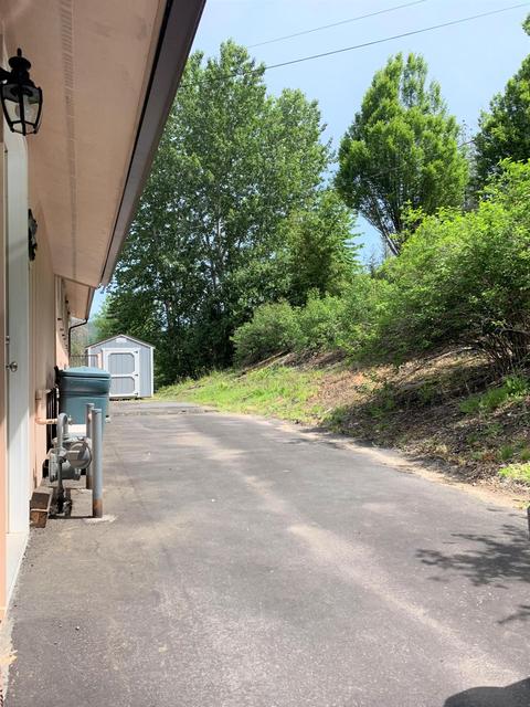 606 Fairview Ave, Pinehurst, ID 83850 photo 10