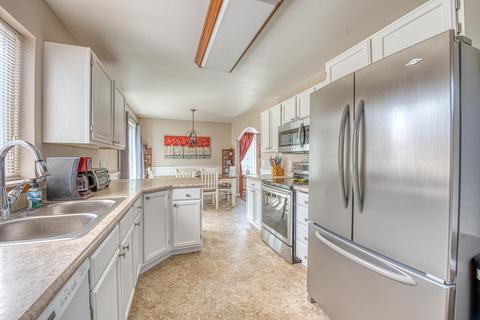 2008 N Cascade Ct, Post Falls, ID 83854 photo 3