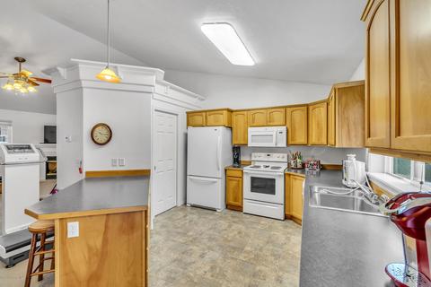 9361 N Macie Loop, Hayden, ID 83835 photo 11