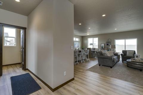 180 N Spindle St, Post Falls, ID 83854 photo 3