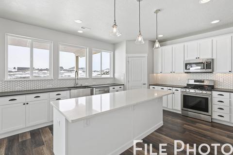 529 E Dolomite Dr, Hayden, ID 83835 photo 1