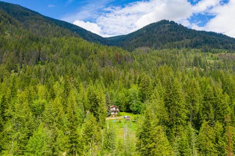 989 Cascade Creek Rd, Clark Fork, ID 83811 photo 1