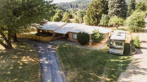 204 E Yellowstone Ave, Silverton, ID 83867 photo 2