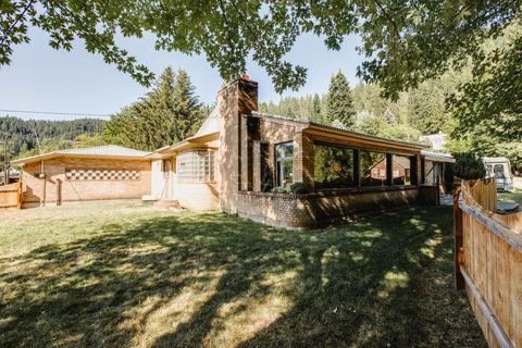 204 E Yellowstone Ave, Silverton, ID 83867 photo 3