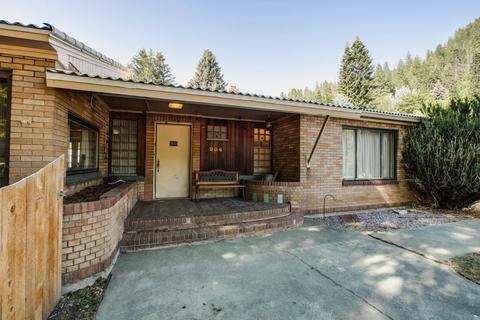 204 E Yellowstone Ave, Silverton, ID 83867 photo 4