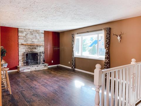 305 Fourth St, Pinehurst, ID 83850 photo 3
