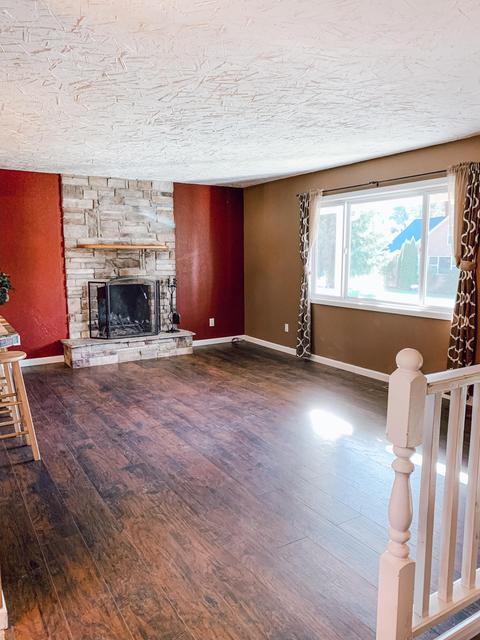 305 Fourth St, Pinehurst, ID 83850 photo 2
