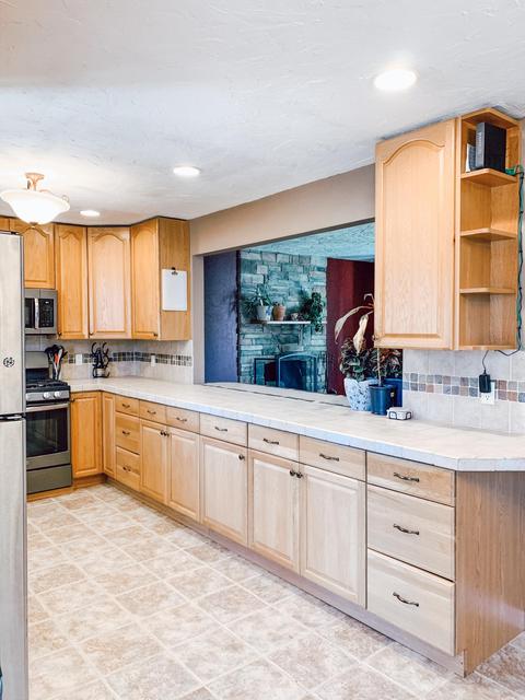 305 Fourth St, Pinehurst, ID 83850 photo 9