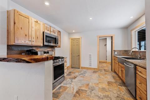 839 S Division St, Kellogg, ID 83837 photo 11