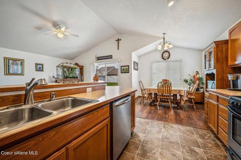 2464 N Sparrow Loop, Post Falls, ID 83854 photo 4