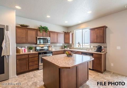 1602 N Minam Loop, Post Falls, ID 83854 photo 5