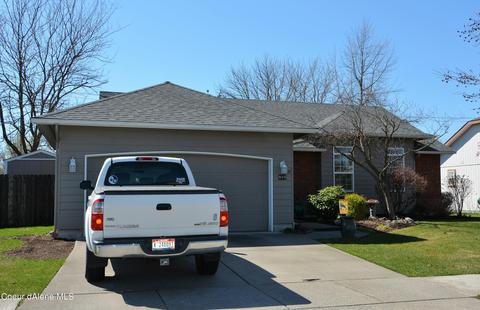 906 E Autumn Crest Loop, Post Falls, ID 83854 photo 1