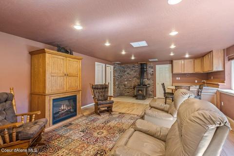 377 Paradise Ln, Pinehurst, ID 83850 photo 3