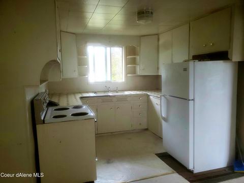 512 E D St, Pinehurst, ID 83850 photo 3