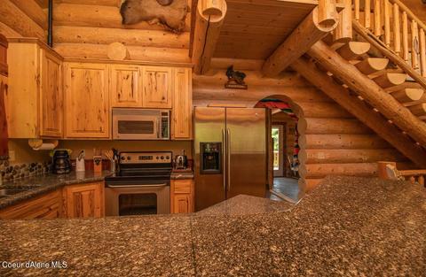 1041 Wilderness Rd, Naples, ID 83847 photo 12