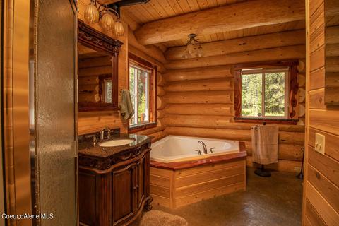 1041 Wilderness Rd, Naples, ID 83847 photo 22