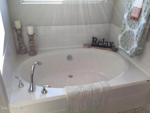 1781 N Minam Loop, Post Falls, ID 83854 photo 9