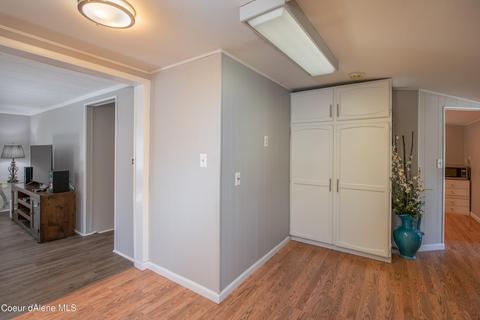 401 Lewiston Ave, Pinehurst, ID 83850 photo 9