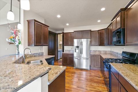 2056 E Warbler Ln, Post Falls, ID 83854 photo 4