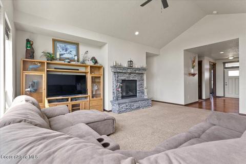 2056 E Warbler Ln, Post Falls, ID 83854 photo 9