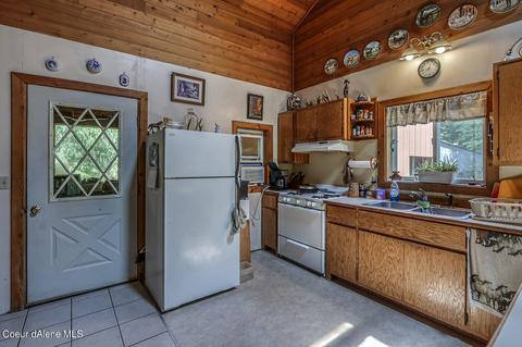 237 Crimson Ln, Naples, ID 83847 photo 25