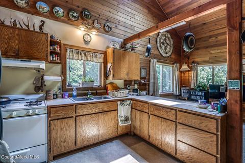237 Crimson Ln, Naples, ID 83847 photo 24