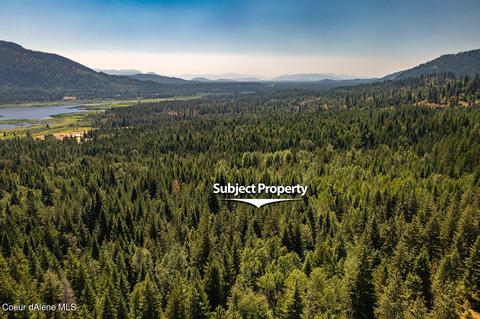 237 Crimson Ln, Naples, ID 83847 photo 6