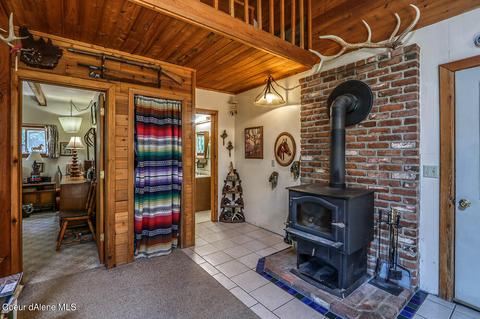 237 Crimson Ln, Naples, ID 83847 photo 23