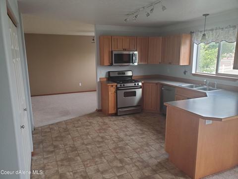 950 E Warm Springs Ave, Post Falls, ID 83854 photo 11