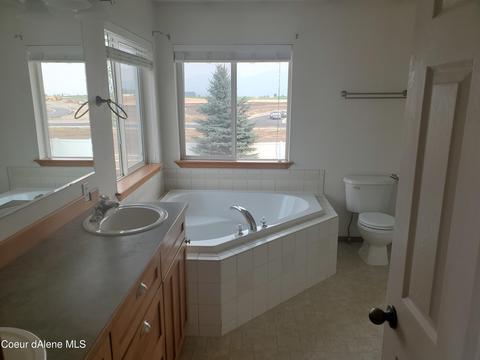 950 E Warm Springs Ave, Post Falls, ID 83854 photo 19