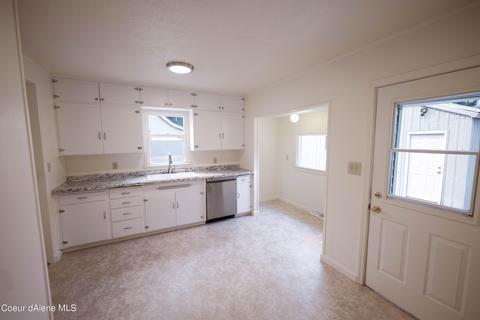 1226 E Larch Ave, Osburn, ID 83849 photo 6