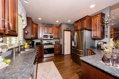 1237 W Wayward Cir, Post Falls, ID 83854 photo 3