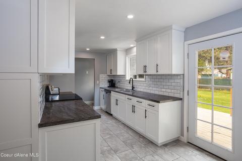 709 E 18th Ave, Post Falls, ID 83854 photo 9