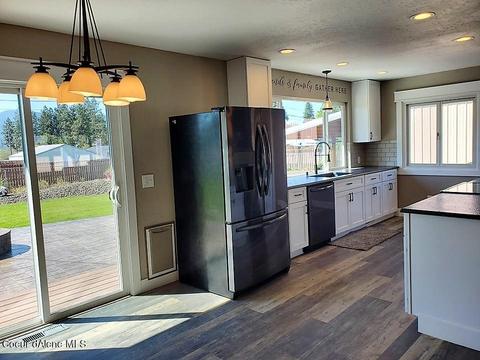 704 E 11th Ave, Post Falls, ID 83854 photo 9