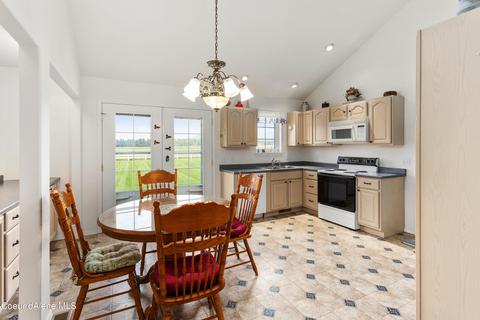 879 Samuels Rd, Sandpoint, ID 83864 photo 16