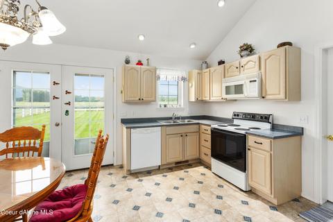 879 Samuels Rd, Sandpoint, ID 83864 photo 15