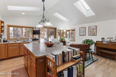 1020 Oak St, Sandpoint, ID 83864 photo 9