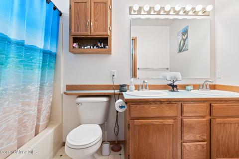 807 E Autumn Crest Loop, Post Falls, ID 83854 photo 12