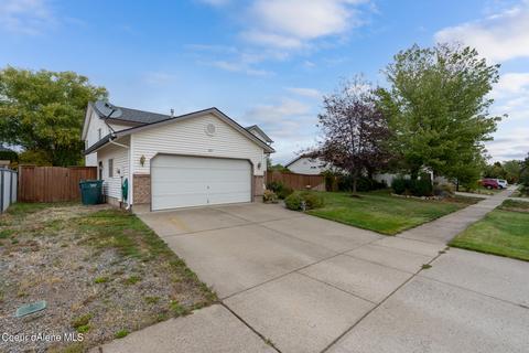 807 E Autumn Crest Loop, Post Falls, ID 83854 photo 2