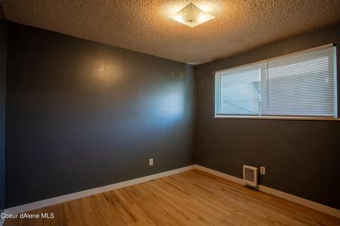 302 S Division St, Pinehurst, ID 83850 photo 7