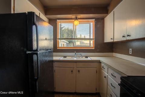 302 S Division St, Pinehurst, ID 83850 photo 9