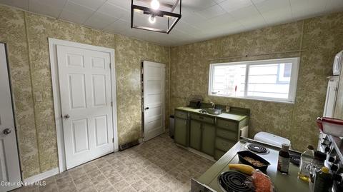 130 E Cameron Ave, Kellogg, ID 83837 photo 3