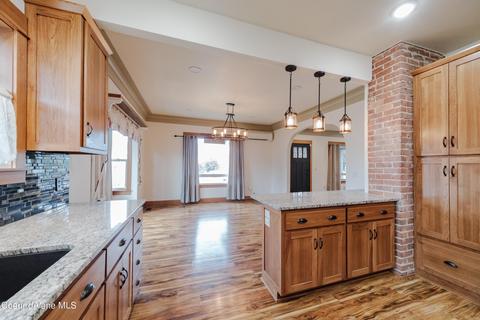 327 E Jackson Ave, Priest River, ID 83856 photo 7