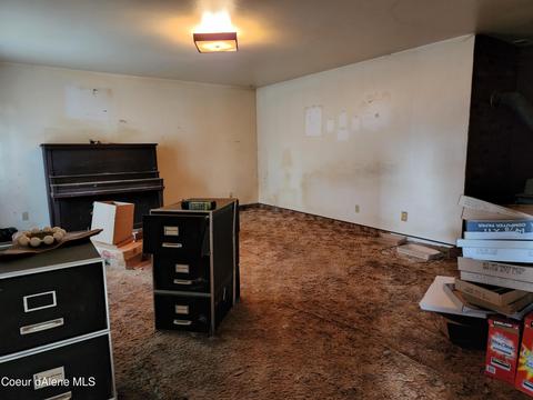 605 Fairview Ave, Pinehurst, ID 83850 photo 2