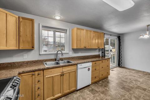 710 E 17th Ave, Post Falls, ID 83854 photo 10