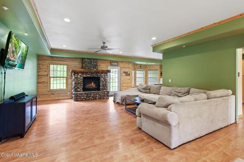 2 Brady Ln, Pinehurst, ID 83850 photo 9