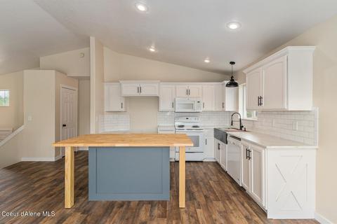 2654 N Sparrow Loop, Post Falls, ID 83854 photo 4