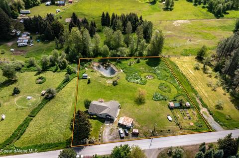 1277 Upland Dr, Sandpoint, ID 83864 photo 2