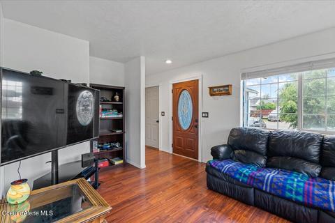 995 N Townsend Loop, Post Falls, ID 83854 photo 8